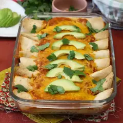 Enchiladas med ost och avokado, perfekt för en middag. Tänk att detta recept på ganache till praliner skulle kunna inspirera till en sådan härlig rätt!