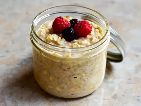 Overnight oats med proteinpulver som blir krämig och mättande