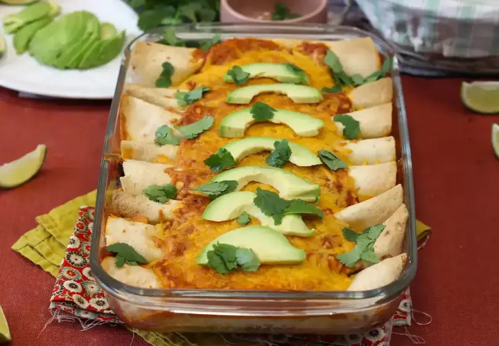 Enchiladas med ost och avokado, perfekt för en middag. Tänk att detta recept på ganache till praliner skulle kunna inspirera till en sådan härlig rätt!
