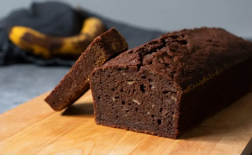 Saftig banansockerkaka som alltid blir mjuk och smakrik