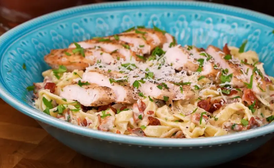 Kycklingpasta som lyfter middagen - så gör du den riktigt bra