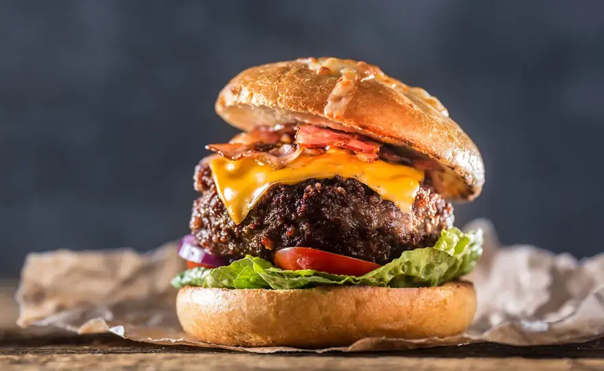 Så grillar du hamburgare som blir saftiga och får fin yta