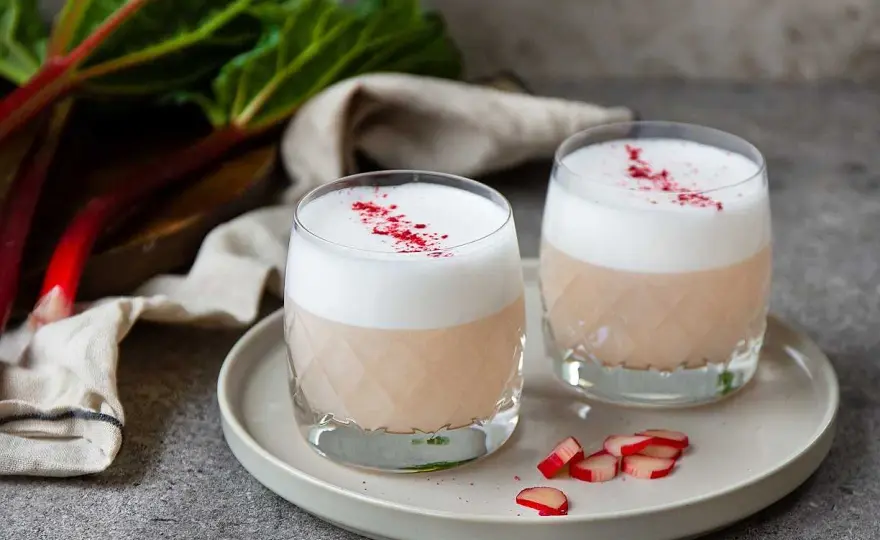 Rabarbersour med rätt balans - recept och vanliga misstag