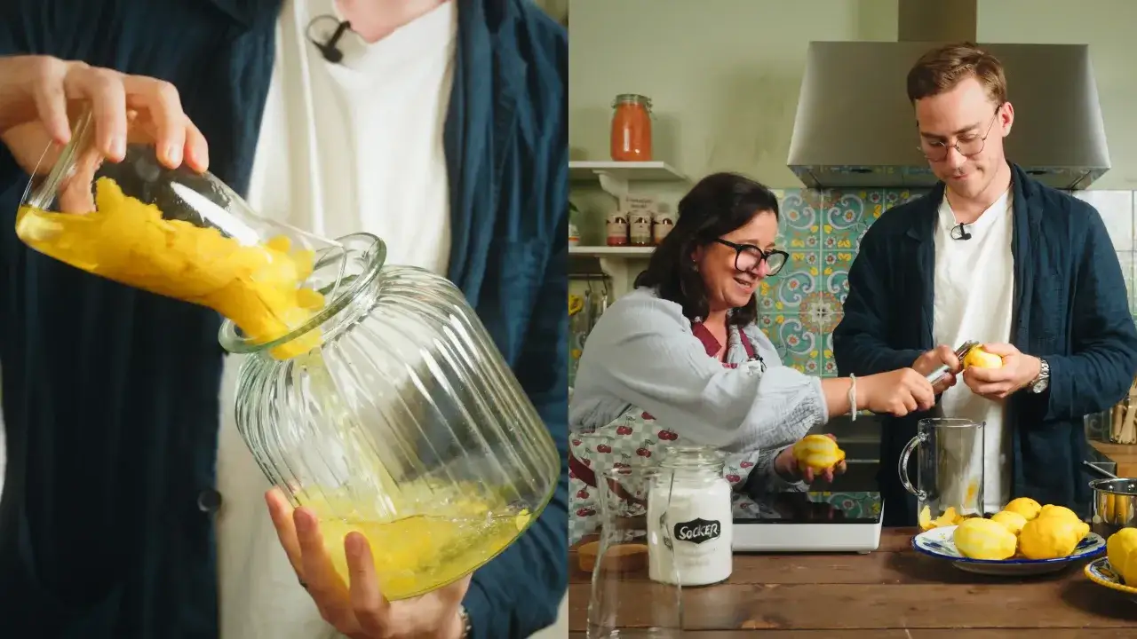 Leila visar sitt limoncello recept. Citronskal och vätska hälls i en glasburk.